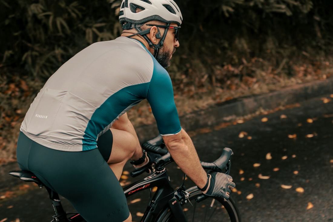 6 Tips for Choosing Comfortable Cycling Clothes - Road Cycling Clothes